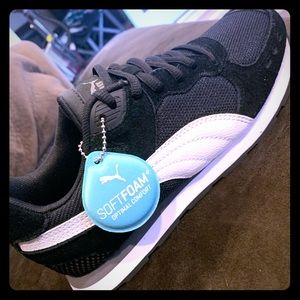 Women’s Puma Sneakers size 8